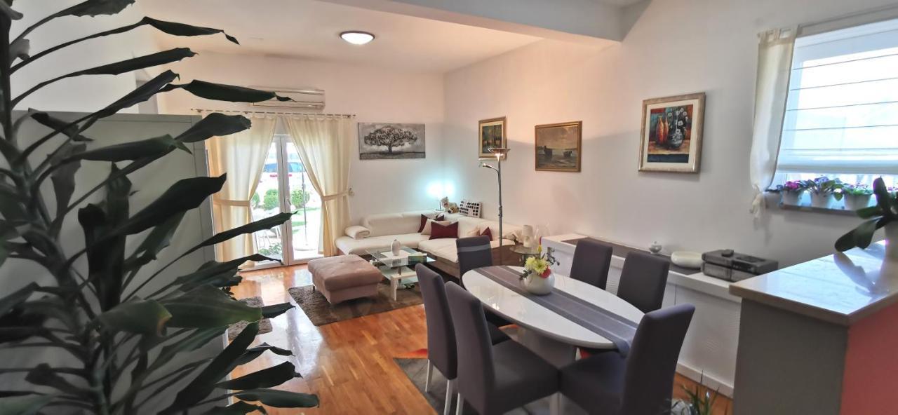 Apartman Kapovic Каштела Екстер'єр фото