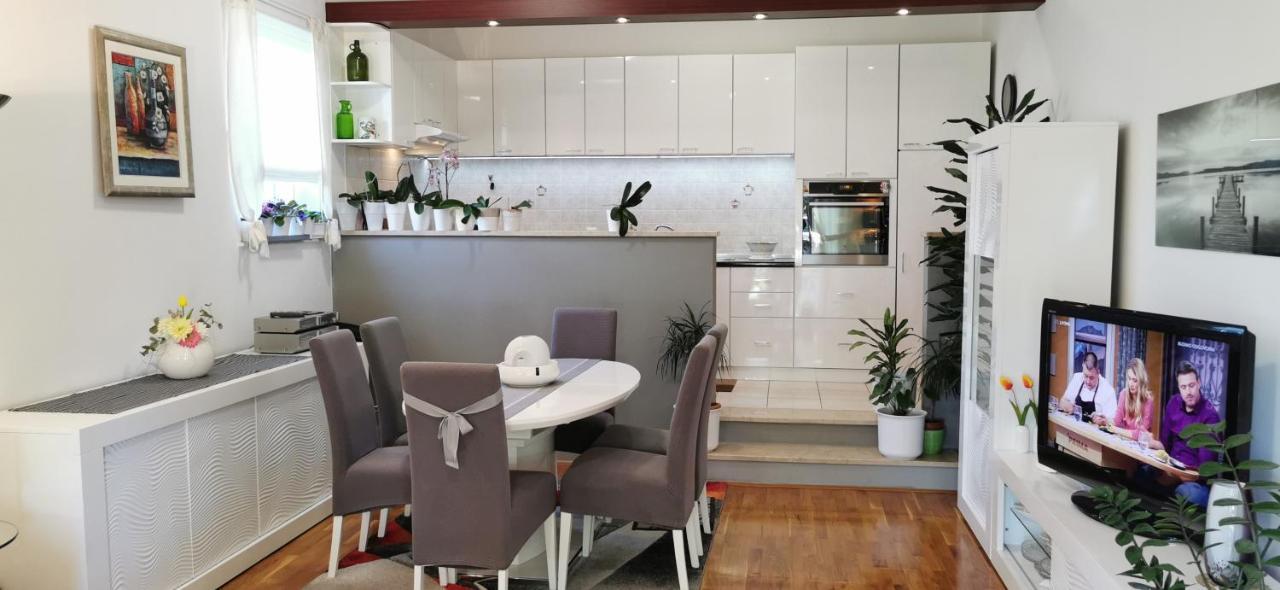 Apartman Kapovic Каштела Екстер'єр фото