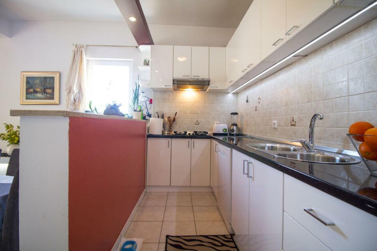 Apartman Kapovic Каштела Екстер'єр фото